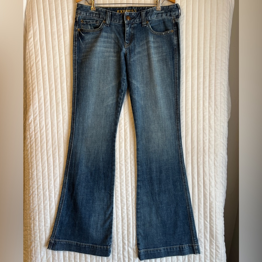 Express women’s flare jeans size 8